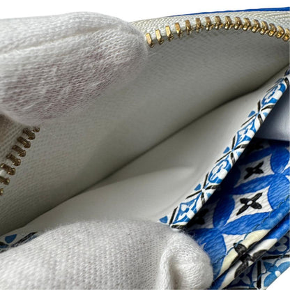 Louis Vuitton Zippy Coin Purse by the Pool — view 8