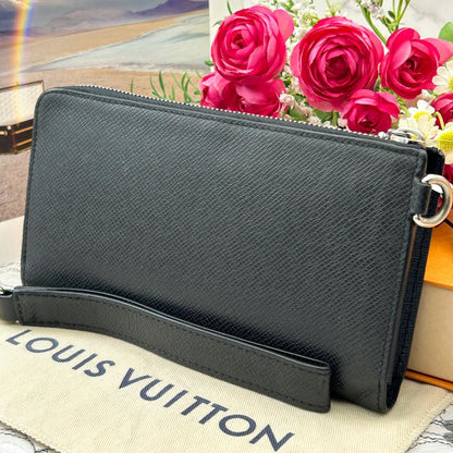 Louis Vuitton Taiga Zippy Dragonne Wallet