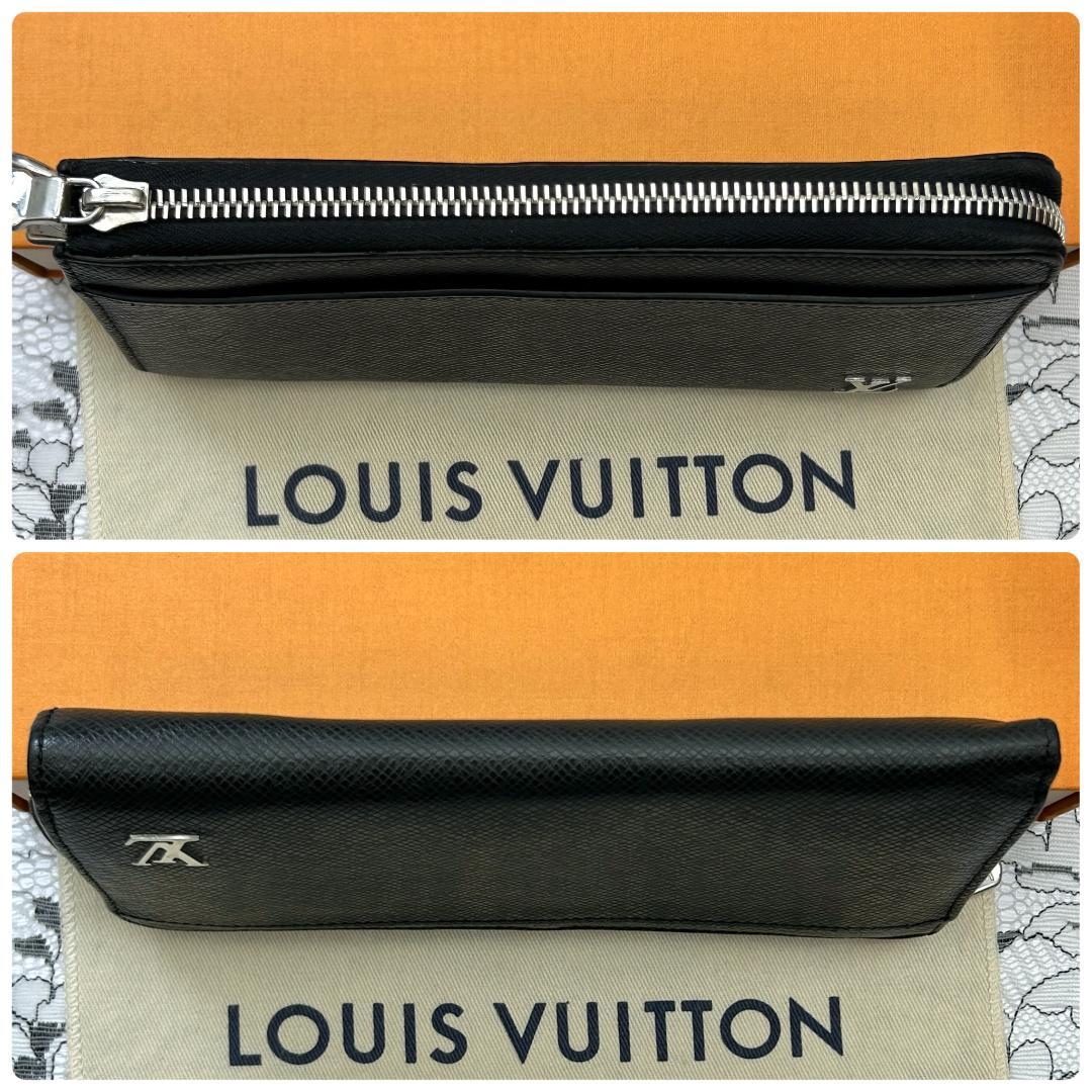 Louis Vuitton Taiga Zippy Dragonne Wallet