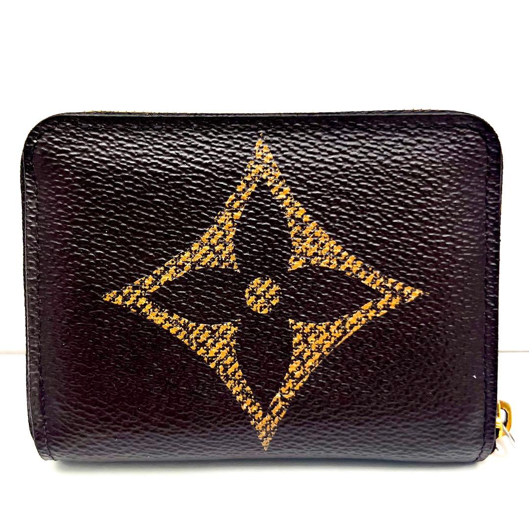 Louis Vuitton Shape Monogram Giant Zippy Coin Purse — view 3