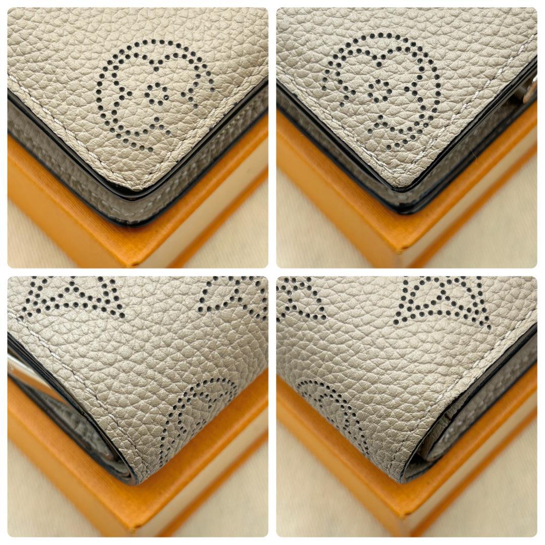 Louis Vuitton Portefeuille Clair Mahina Bifold Wallet — view 5