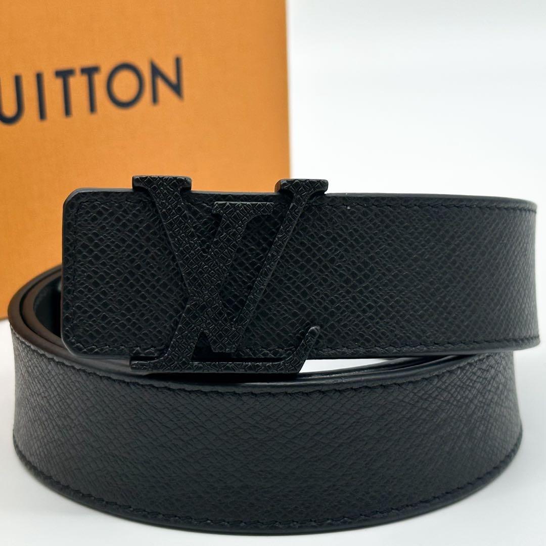 Louis Vuitton Ceinture LV Initial Taiga Black Belt