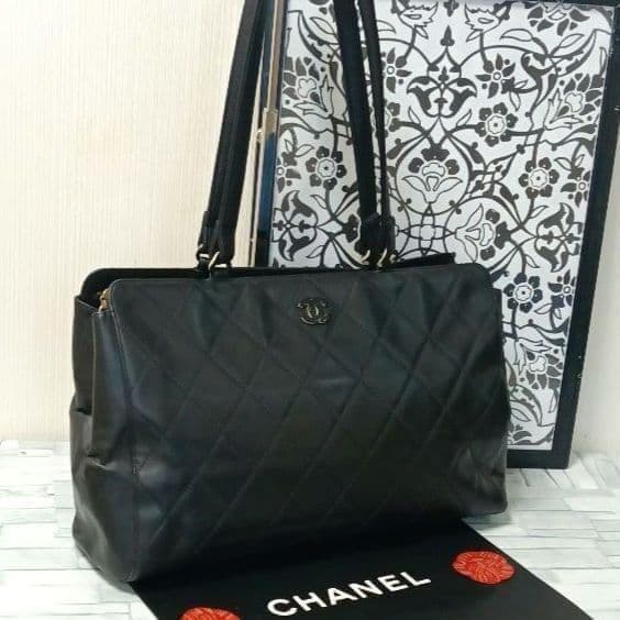 Chanel Quilted Shoulder Bag Tote Leather Black