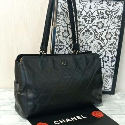 Chanel Quilted Shoulder Bag Tote Leather Black