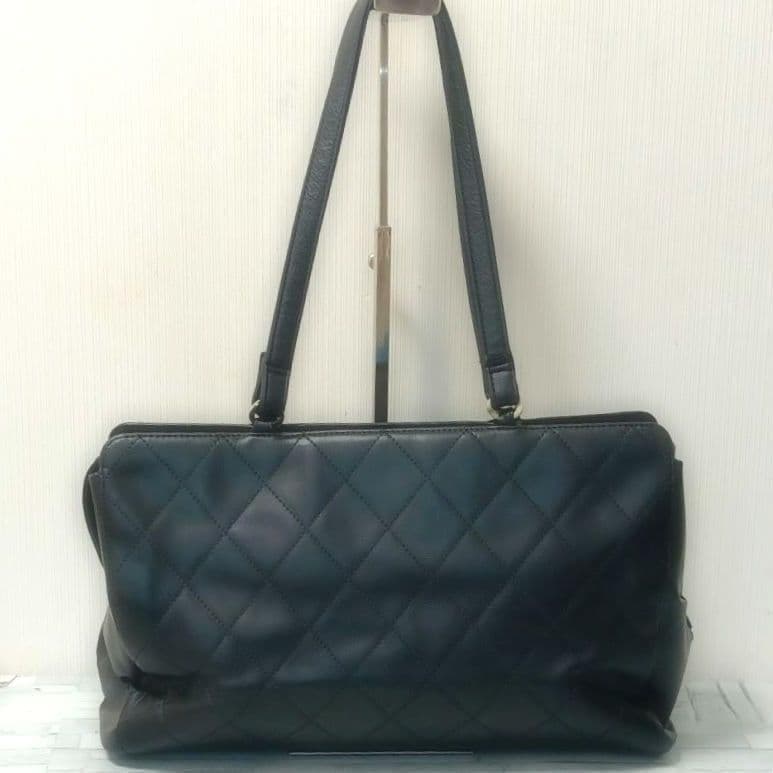 Chanel Quilted Shoulder Bag Tote Leather Black — view 2