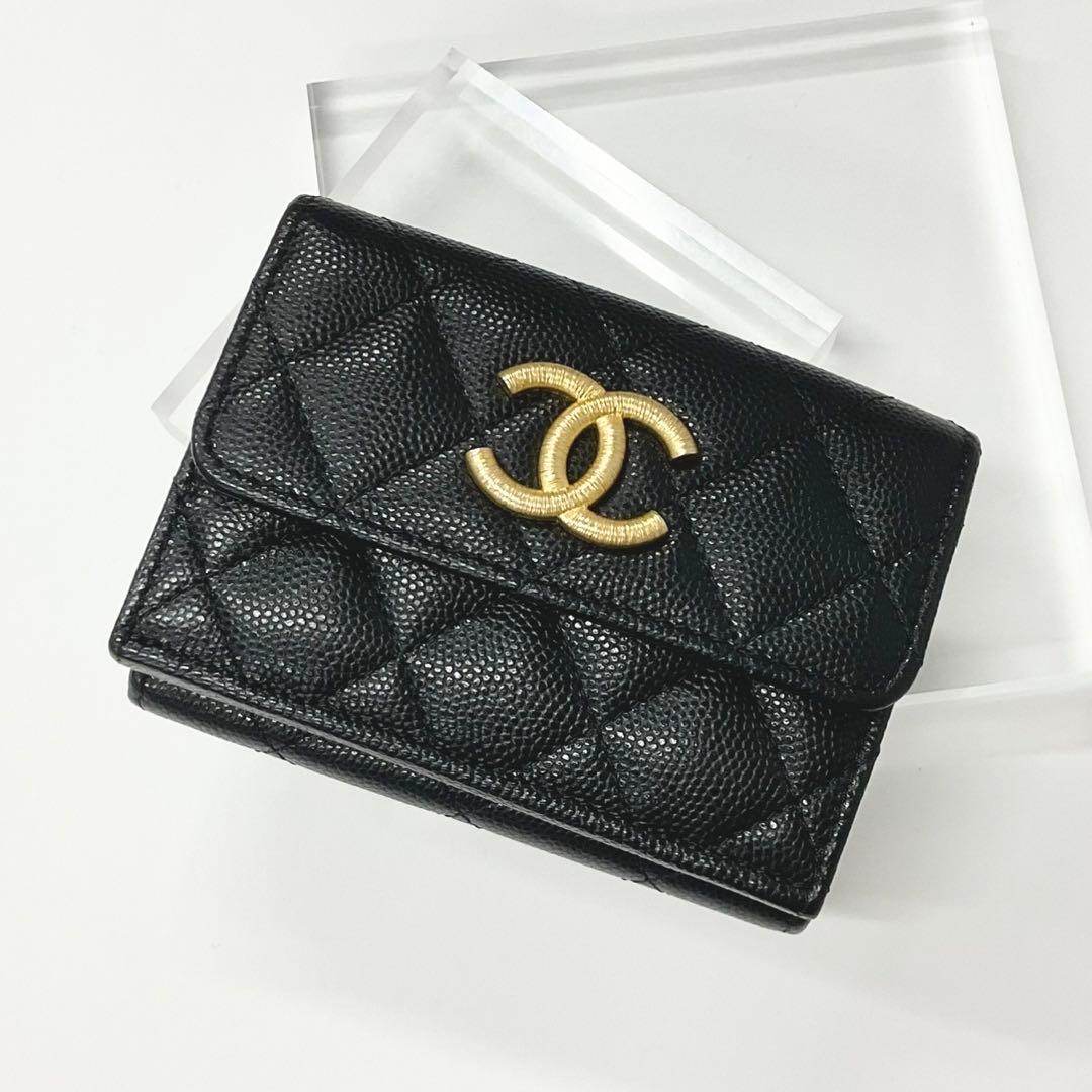 Chanel Caviar Leather CC Logo Small Wallet Foldable