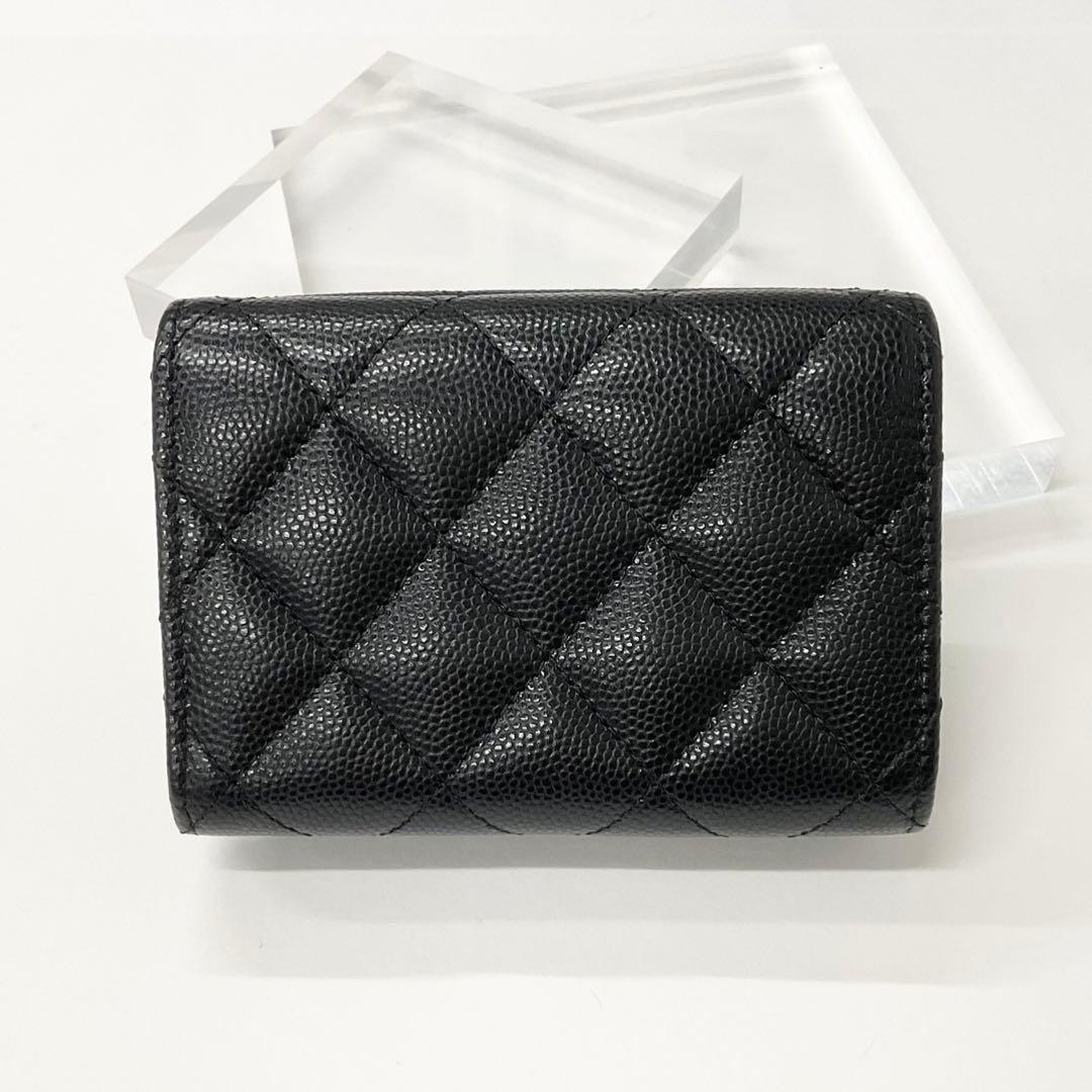 Chanel Caviar Leather CC Logo Small Wallet Foldable — view 3