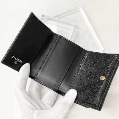 Chanel Caviar Leather CC Logo Small Wallet Foldable — view 5