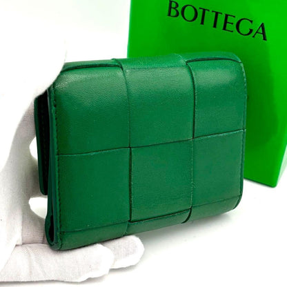 Bottega Veneta Trifold Wallet Green Cassette Intrecciato — view 2