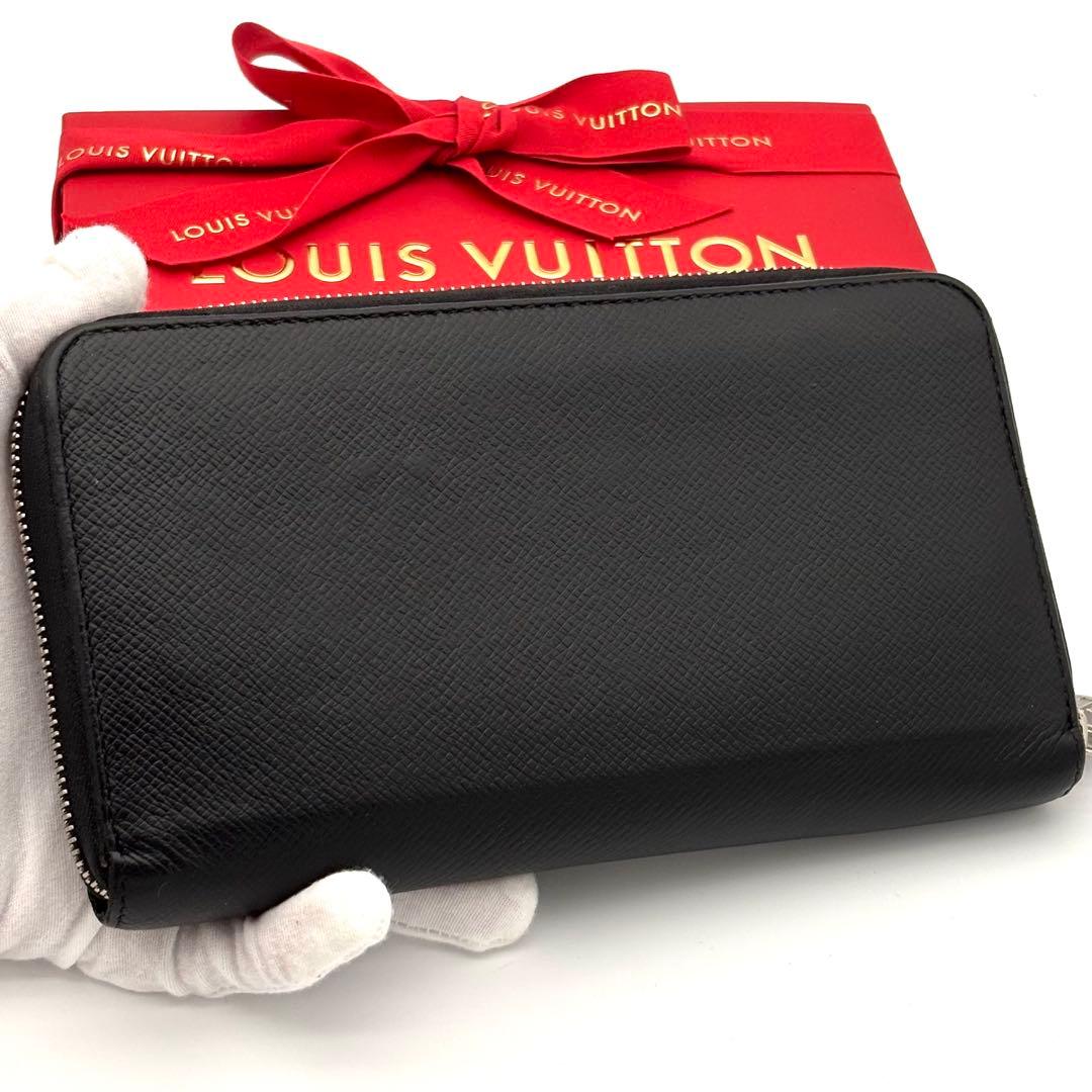 Louis Vuitton Wallet Taiga Zippy Organizer NM Black — view 2