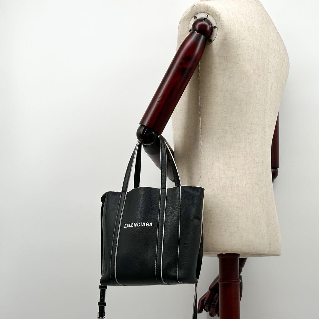 Balenciaga Everyday Tote Xxs Bicolor 2-Way Mini — view 5