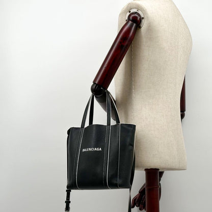 Balenciaga Everyday Tote Xxs Bicolor 2-Way Mini — view 5