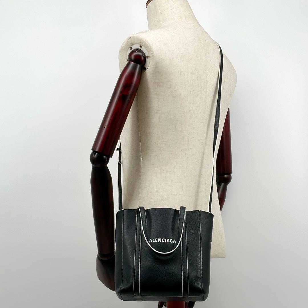 Balenciaga Everyday Tote Xxs Bicolor 2-Way Mini — view 6