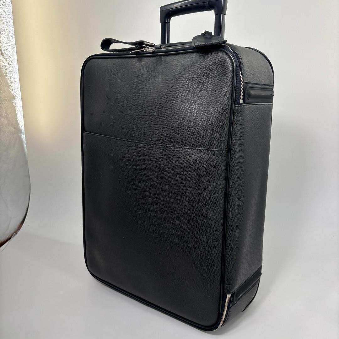 Louis Vuitton Super Taiga Pegase 50 Carry Case Travel — view 2