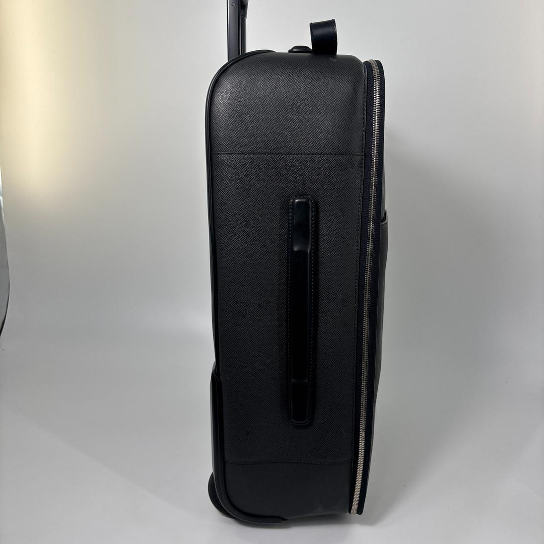 Louis Vuitton Super Taiga Pegase 50 Carry Case Travel — view 4