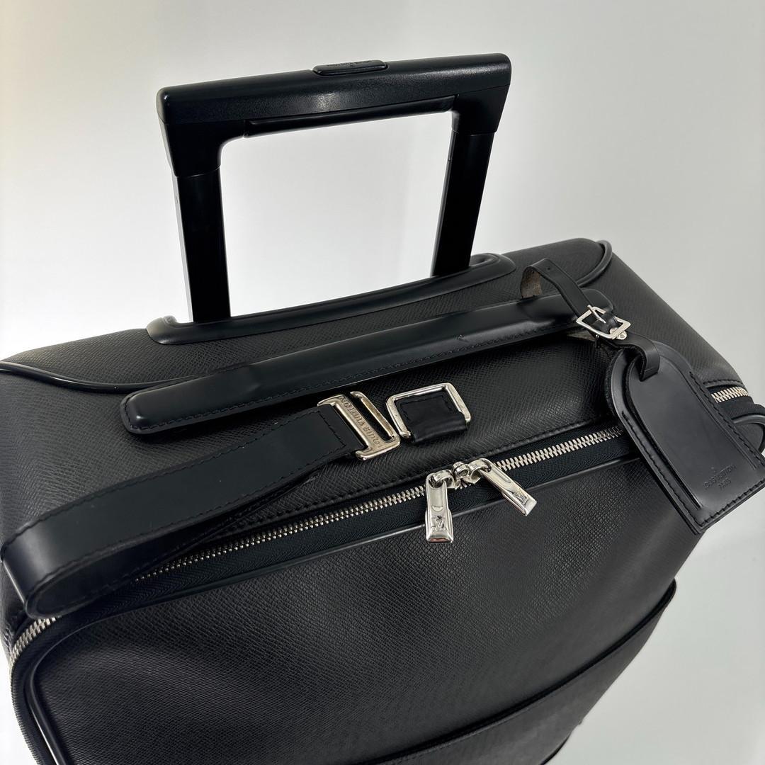 Louis Vuitton Super Taiga Pegase 50 Carry Case Travel — view 7