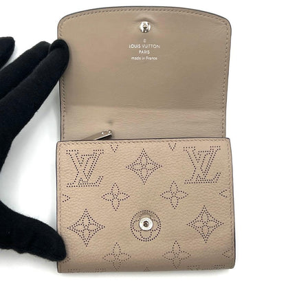 Louis Vuitton Mahina Portefeuille Iris Compact Bifold Wallet Galle — view 3