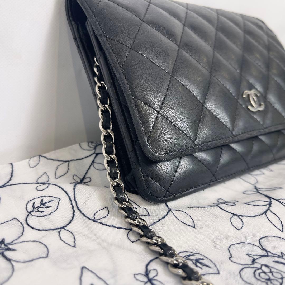 Chanel Chain Wallet Black Quilted — view 4