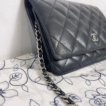Chanel Chain Wallet Black Quilted — view 4