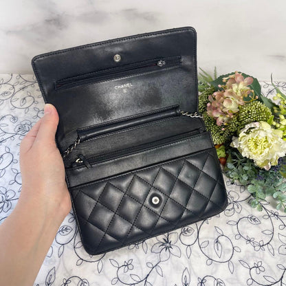 Chanel Chain Wallet Black Quilted — view 9