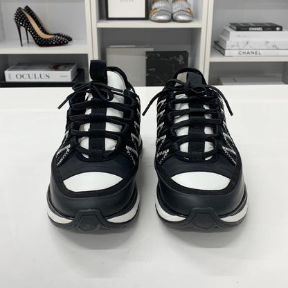 Chanel CC Logo Fabric Leather Sneakers Black White — view 4