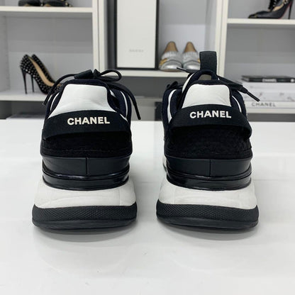 Chanel CC Logo Fabric Leather Sneakers Black White — view 6