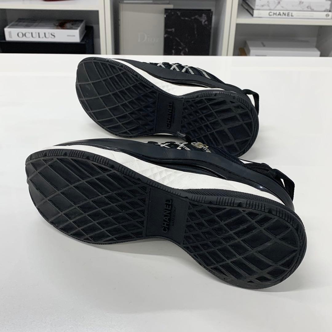 Chanel CC Logo Fabric Leather Sneakers Black White — view 7