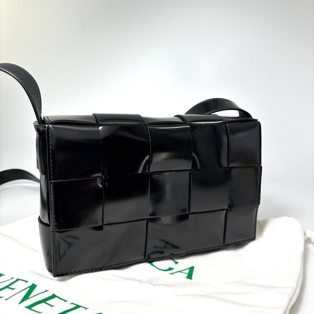 Bottega Veneta Maxi Intrecciato Cassette Shoulder Bag — view 3