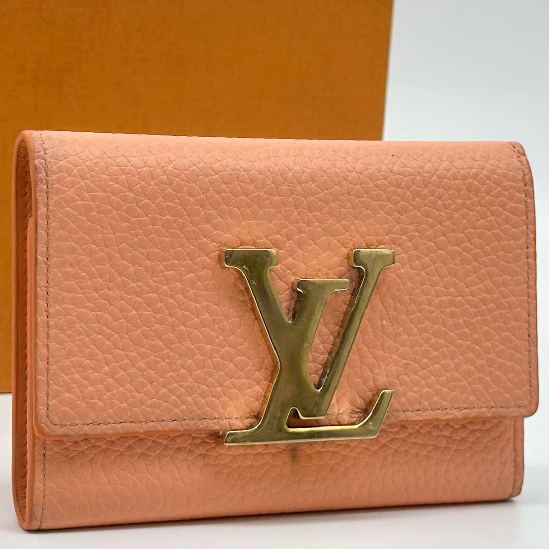 Louis Vuitton Portefeuille Capucines Compact Big Logo Trifold Wallet