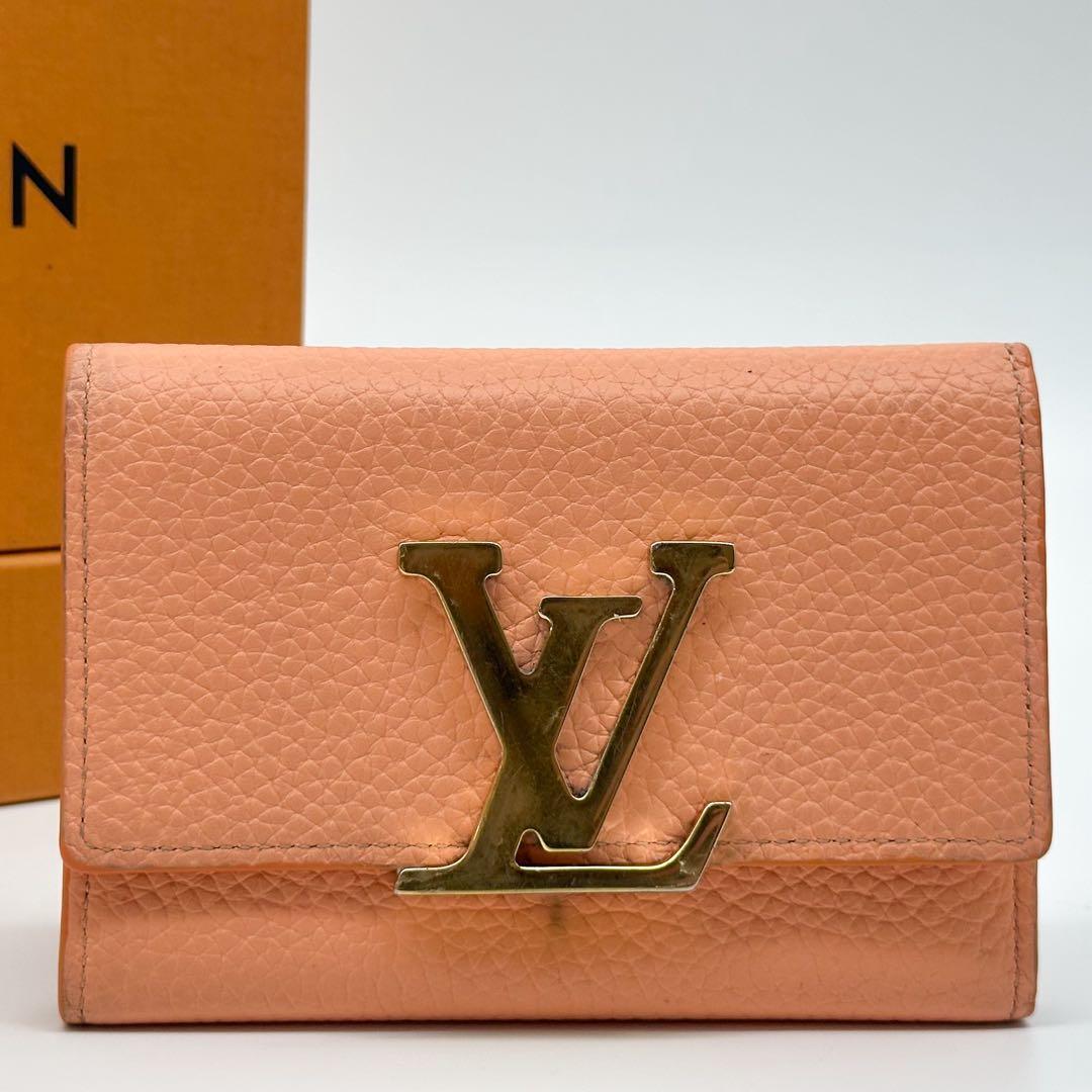 Louis Vuitton Portefeuille Capucines Compact Big Logo Trifold Wallet — view 2