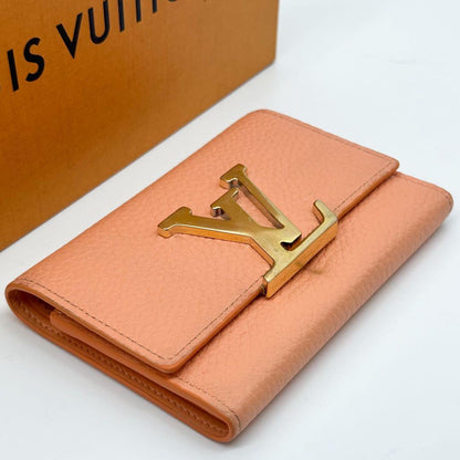 Louis Vuitton Portefeuille Capucines Compact Big Logo Trifold Wallet — view 4
