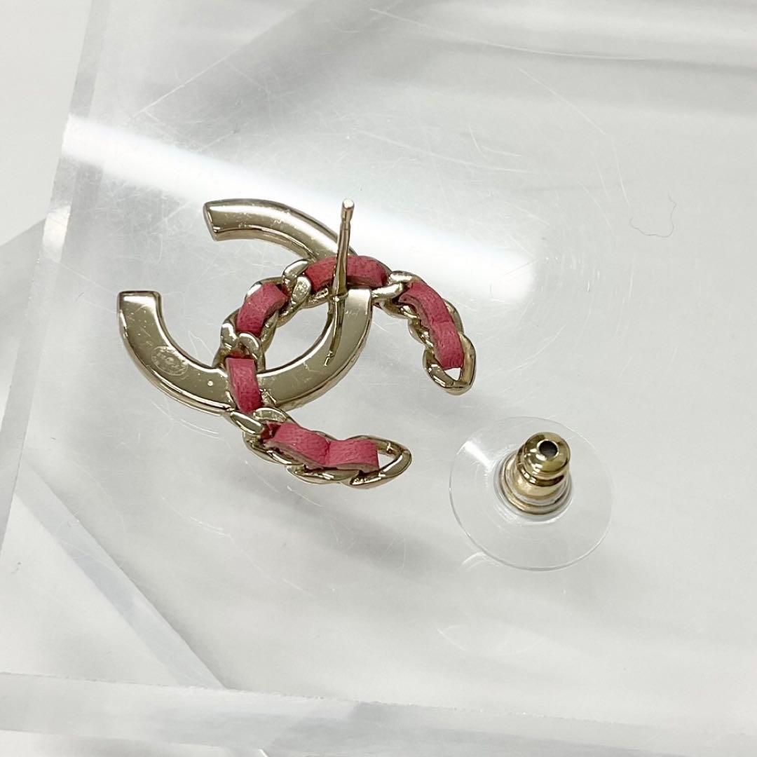 Chanel Earrings CC Logo Rhinestone Gold Pink — view 4