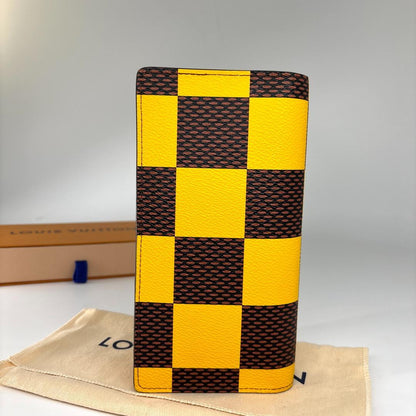 Louis Vuitton Damier Pop Portefeuille Brazza NM Wallet — view 4