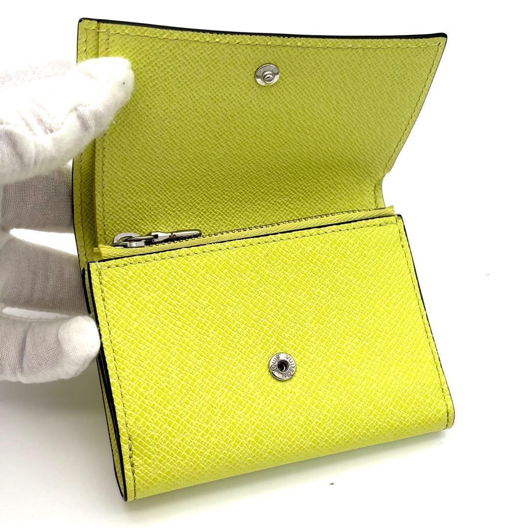 Louis Vuitton Victor Wallet Taigarama Yellow — view 3