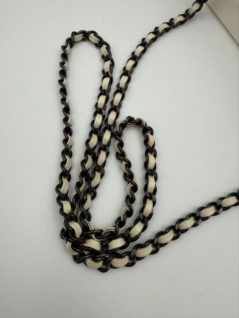 Chanel Acrylic Chain Shoulder Bag Black White — view 6