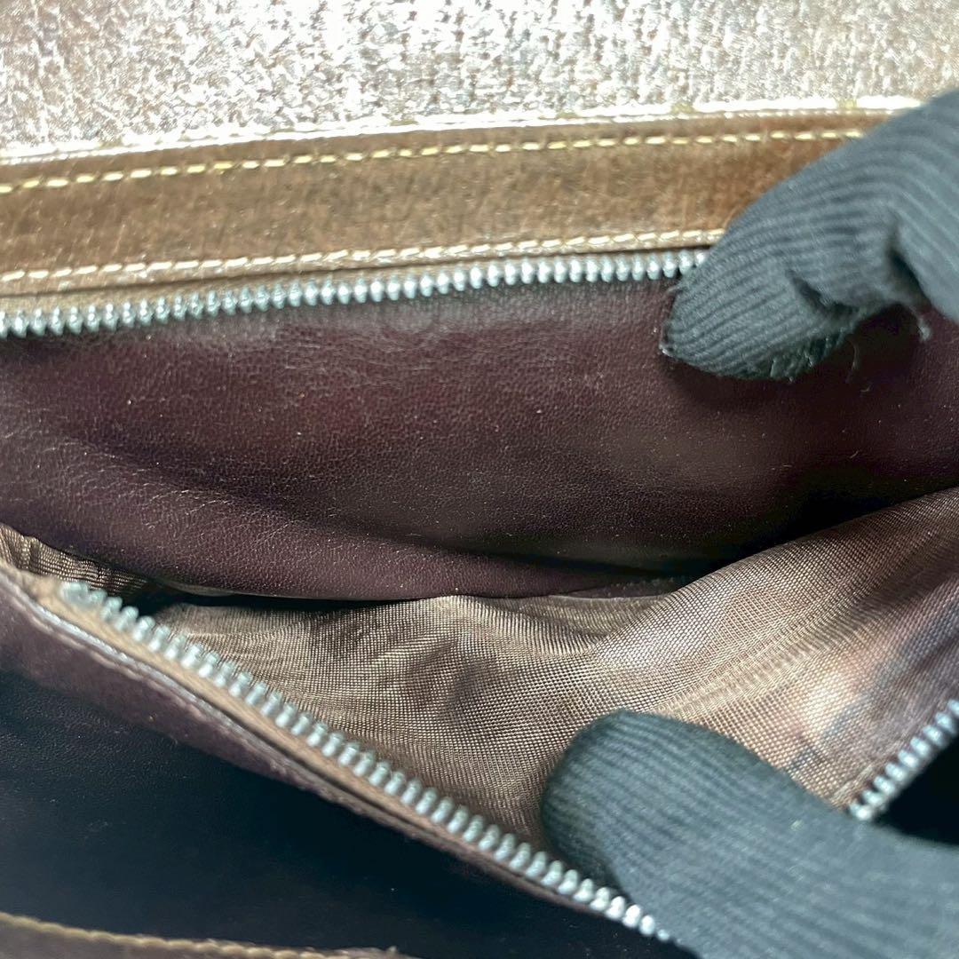 Gucci GG Shoulder Bag Brown Beige Leather Logo — view 6