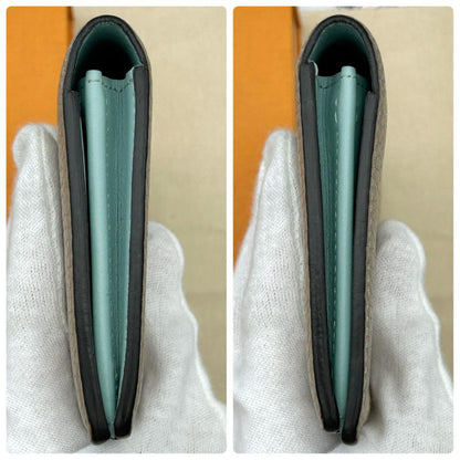Louis Vuitton LV Vertical Wallet Capucines — view 4