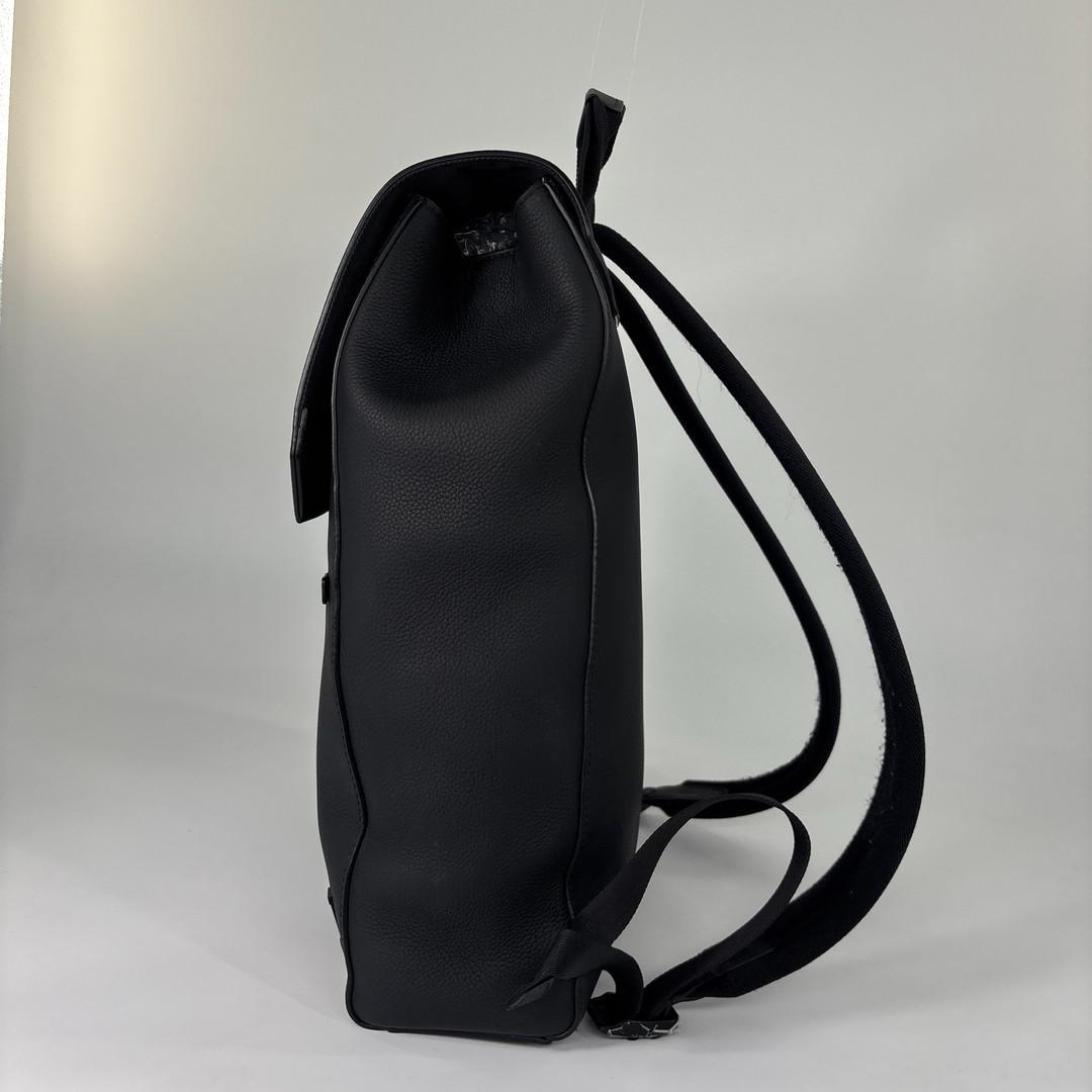 Louis Vuitton Super Aerogram Fast Line Backpack Black — view 4