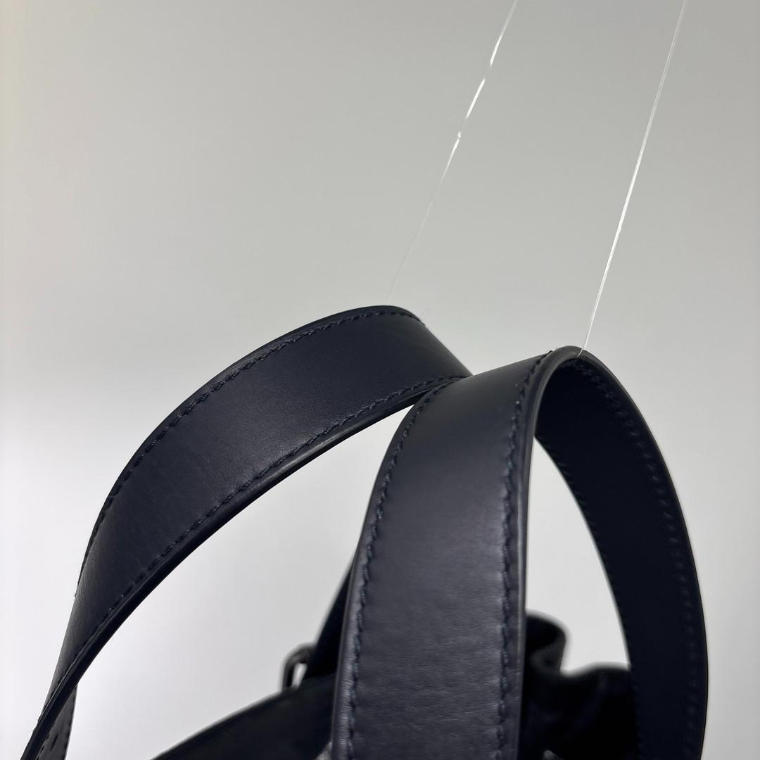 Bottega Veneta Super Intrecciato Black Tote — view 6