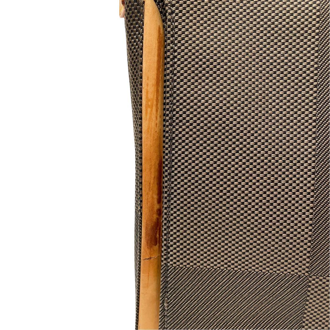 Louis Vuitton Damier Geant Messager Shoulder Bag — view 6
