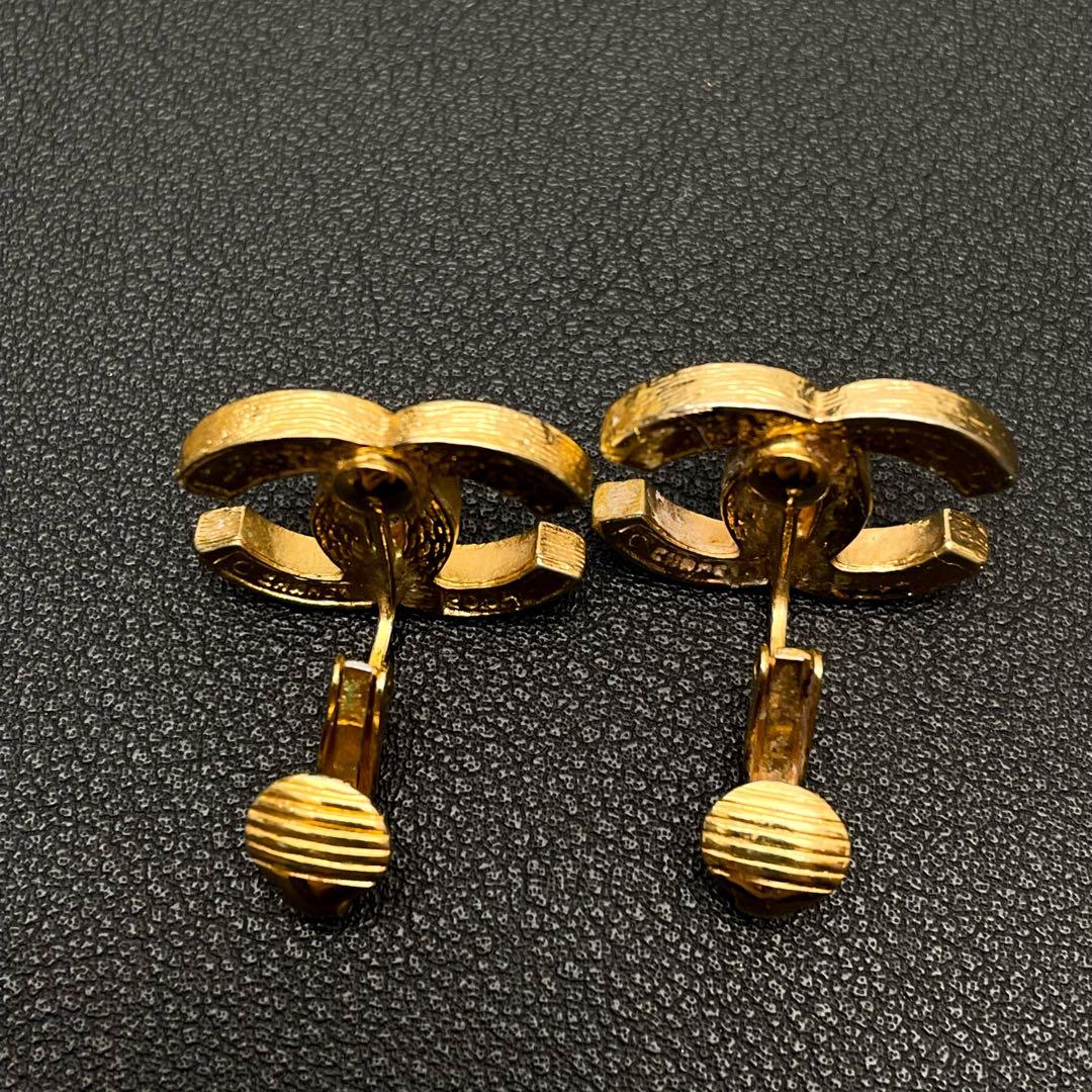 Chanel CC Logo Earrings Line Stone Gold Icon