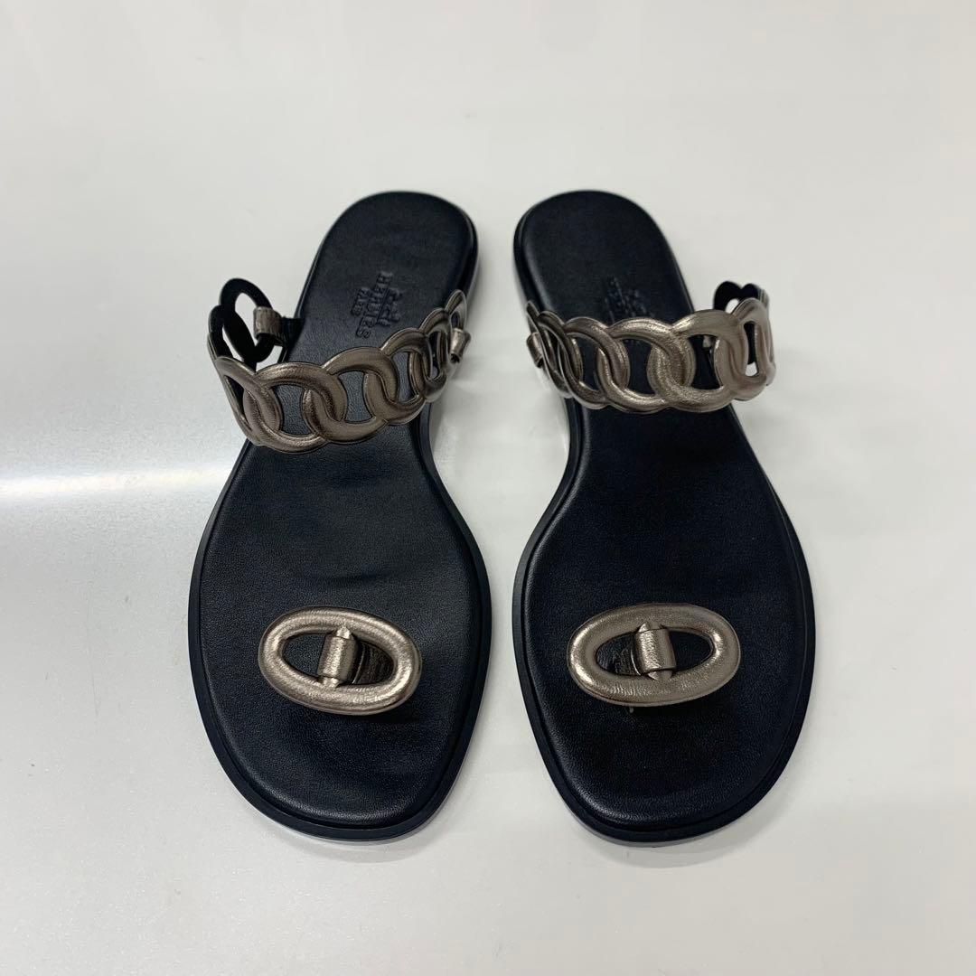 Hermes Eos Chaine D'ancre Leather Flat Sandals Black — view 2