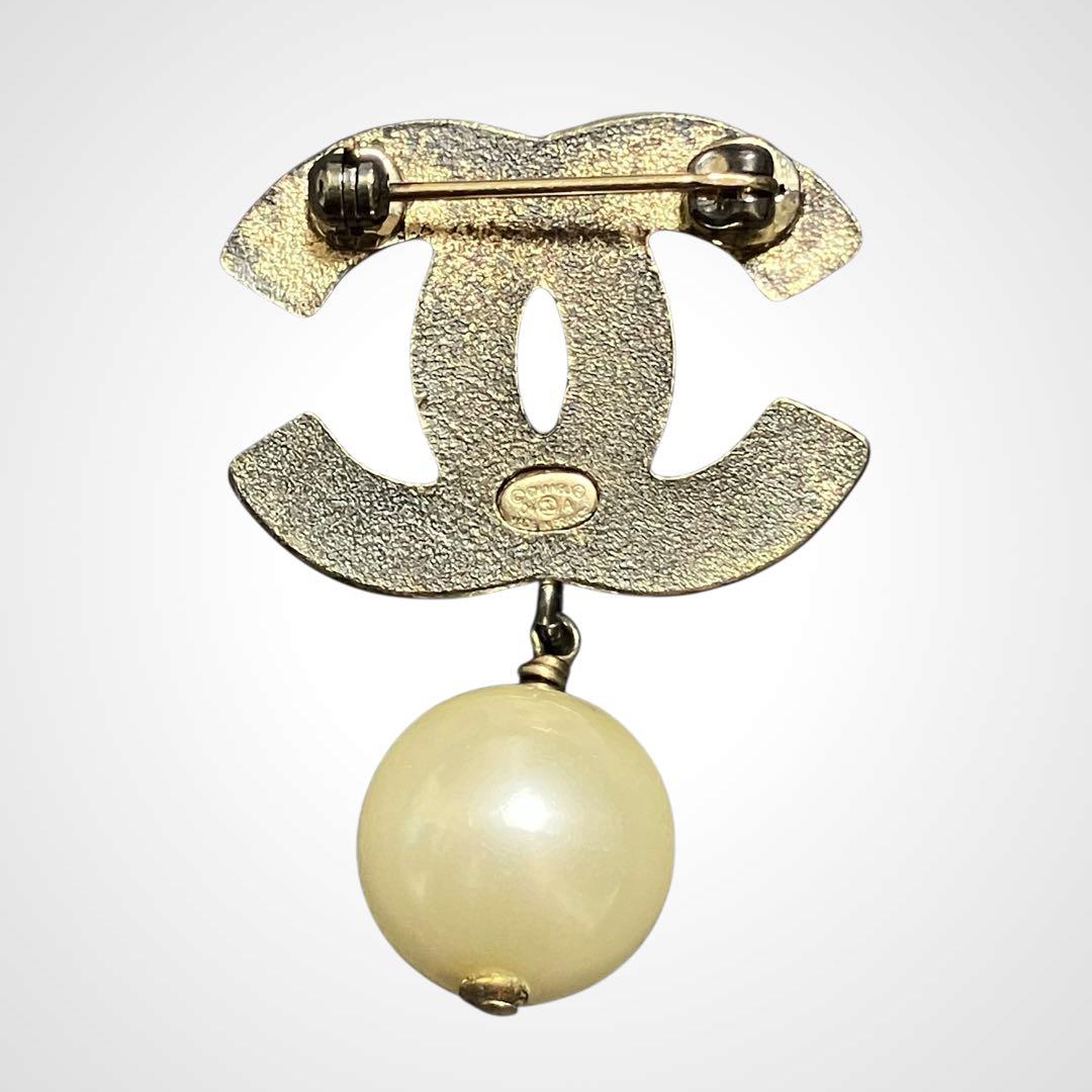Chanel Gold Coco Mark Swing Pearl Brooch K_063