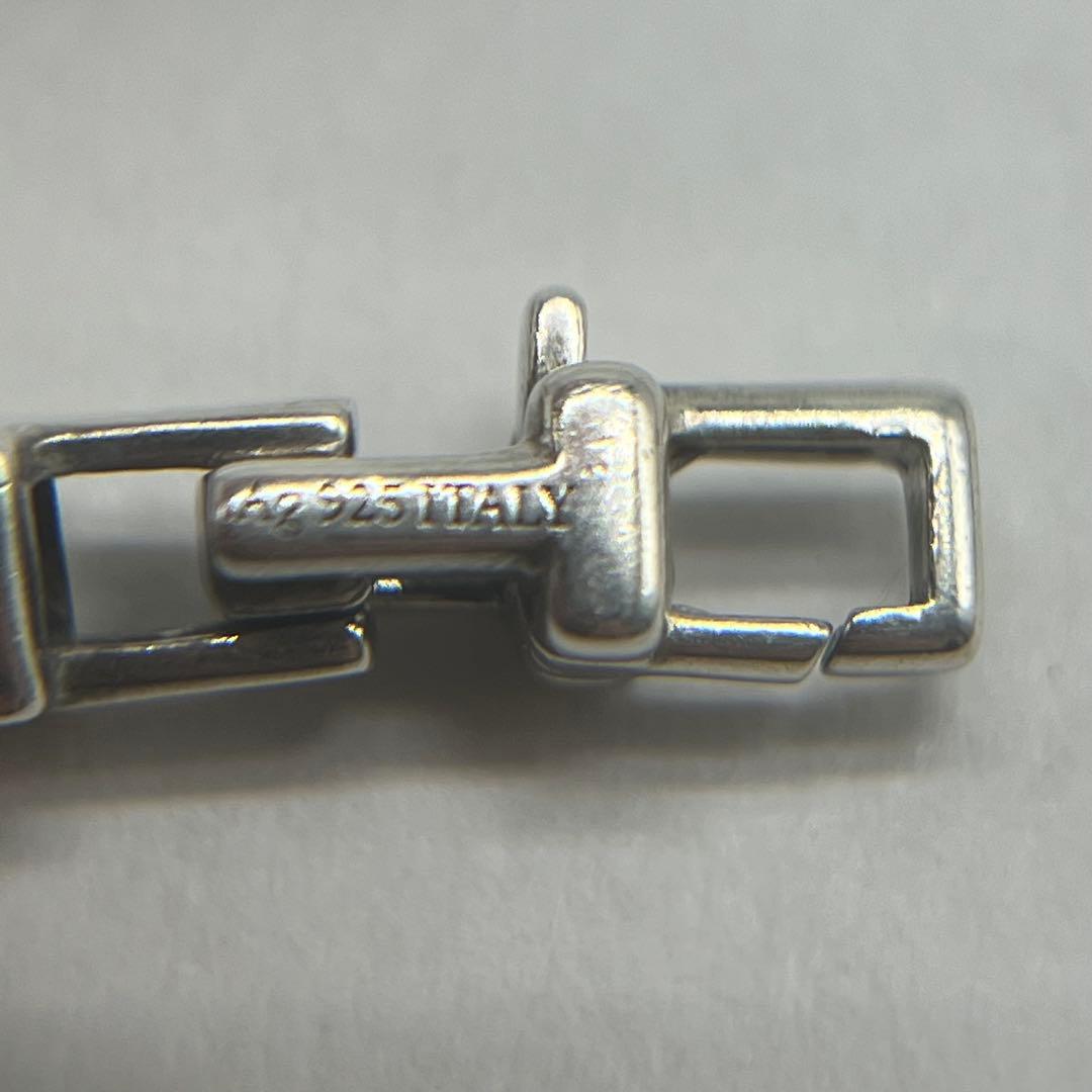Tiffany & Co Tiffany T Narrow Chain Bracelet — view 8