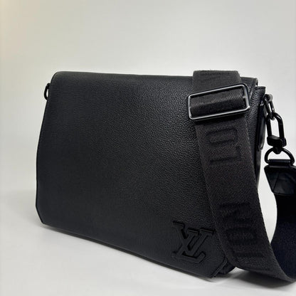 Louis Vuitton Super Aerogram Takeoff Messenger Bag — view 2