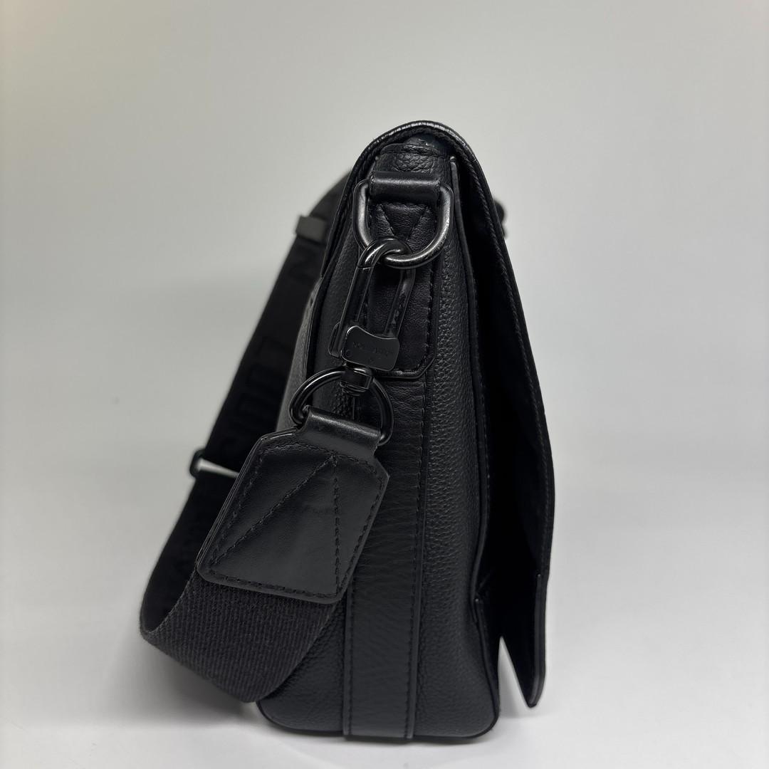 Louis Vuitton Super Aerogram Takeoff Messenger Bag — view 4