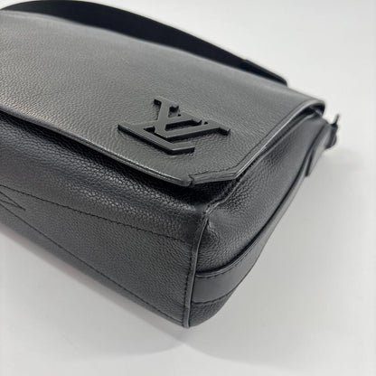 Louis Vuitton Super Aerogram Takeoff Messenger Bag — view 7