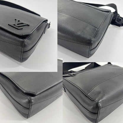 Louis Vuitton Super Aerogram Takeoff Messenger Bag — view 8