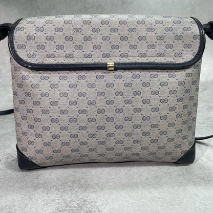 Gucci GG Shoulder Bag Navy Beige Logo Leather — view 3
