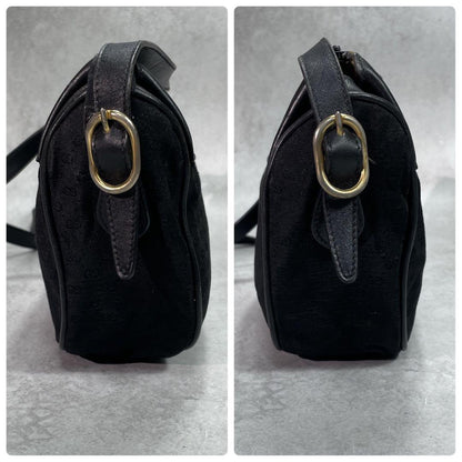 Gucci GG Shoulder Bag Black Leather Gold Logo — view 6